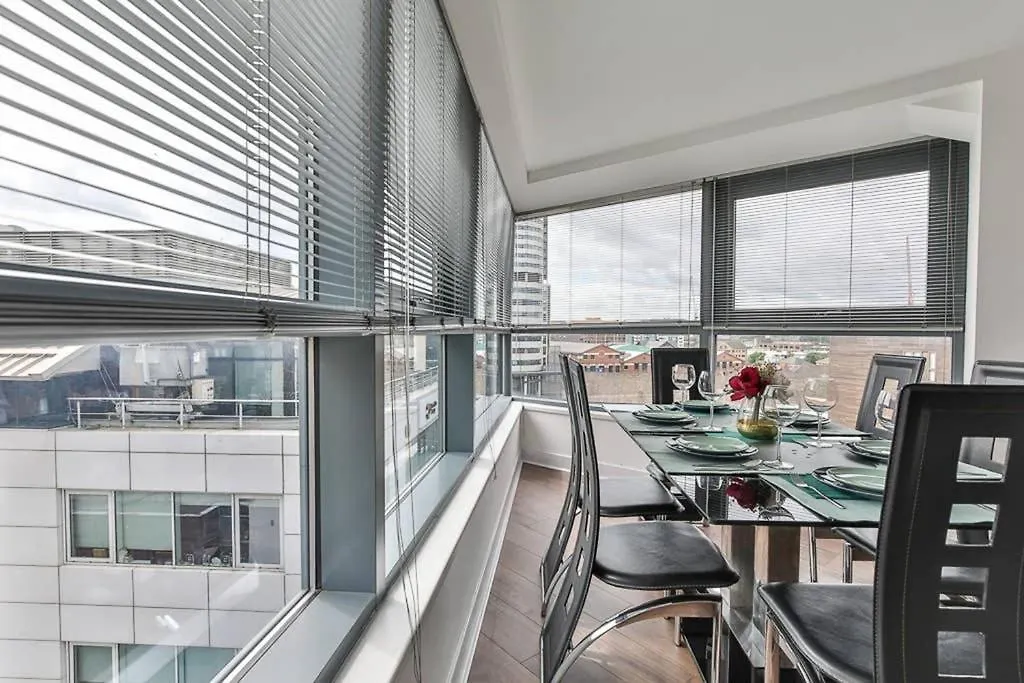 The Exclusive Gem Of Leeds - Sleeps 8 Apartment